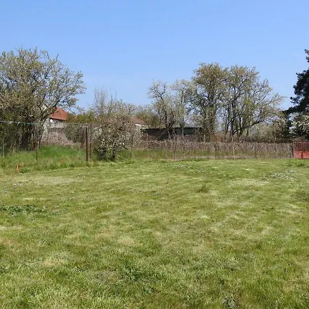 De Charme Avec Jardin Clos, Terrasse Couverte Et Poele A Bois A Breuvannes-en-bassigny - Fr-1-611-44 *