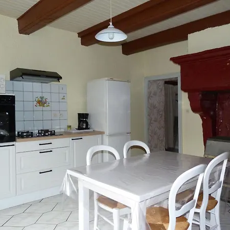 De Charme Avec Jardin Clos, Terrasse Couverte Et Poele A Bois A Breuvannes-en-bassigny - Fr-1-611-44 * Breuvannes
